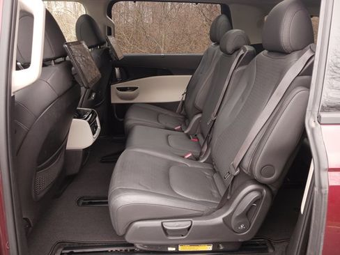 Certified 2023 Kia Carnival SX Prestige image 13