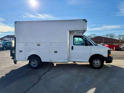 Used 2016 GMC Savana 3500 image 6