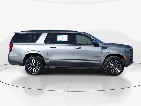 Used 2021 GMC Yukon XL AT4 image 4