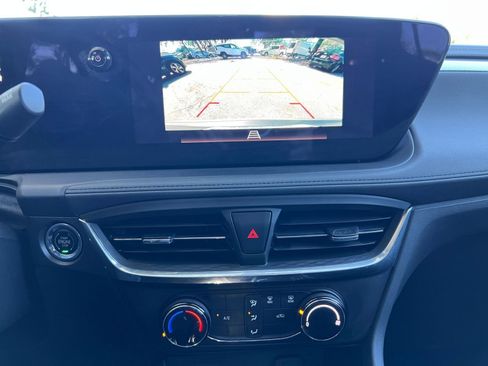 Used 2025 Buick Encore GX Preferred image 17