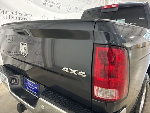 Used 2020 RAM 1500 Classic SLT w/ Luxury Group image 8