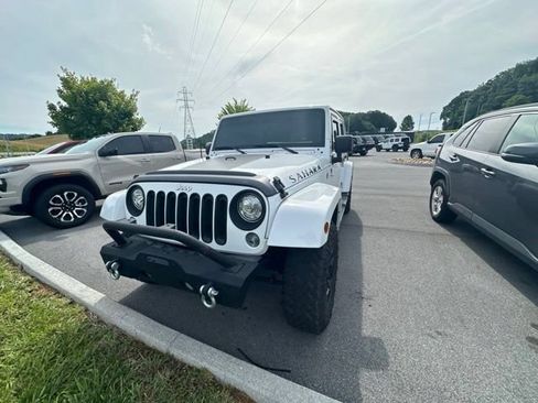 Used 2017 Jeep Wrangler Unlimited Sahara w/ Connectivity Group AWD/4WD image 5