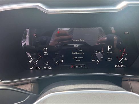 Used 2025 GMC Canyon Denali AWD/4WD image 26