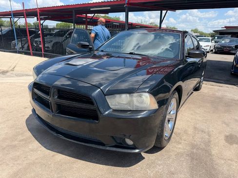 Used 2013 Dodge Charger R/T RWD image 4
