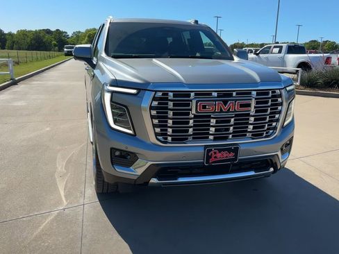 Used 2025 GMC Yukon Denali image 2