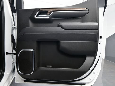 Used 2025 Chevrolet Silverado 1500 LT w/ LPO, Dark Essentials Package image 39