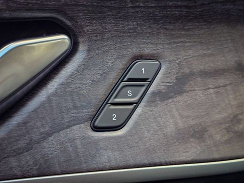 Used 2021 Jeep Grand Cherokee L Limited AWD/4WD image 10