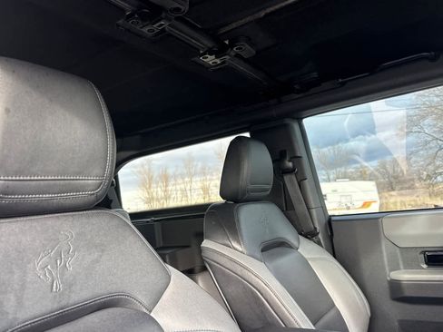 Used 2022 Ford Bronco Black Diamond image 17