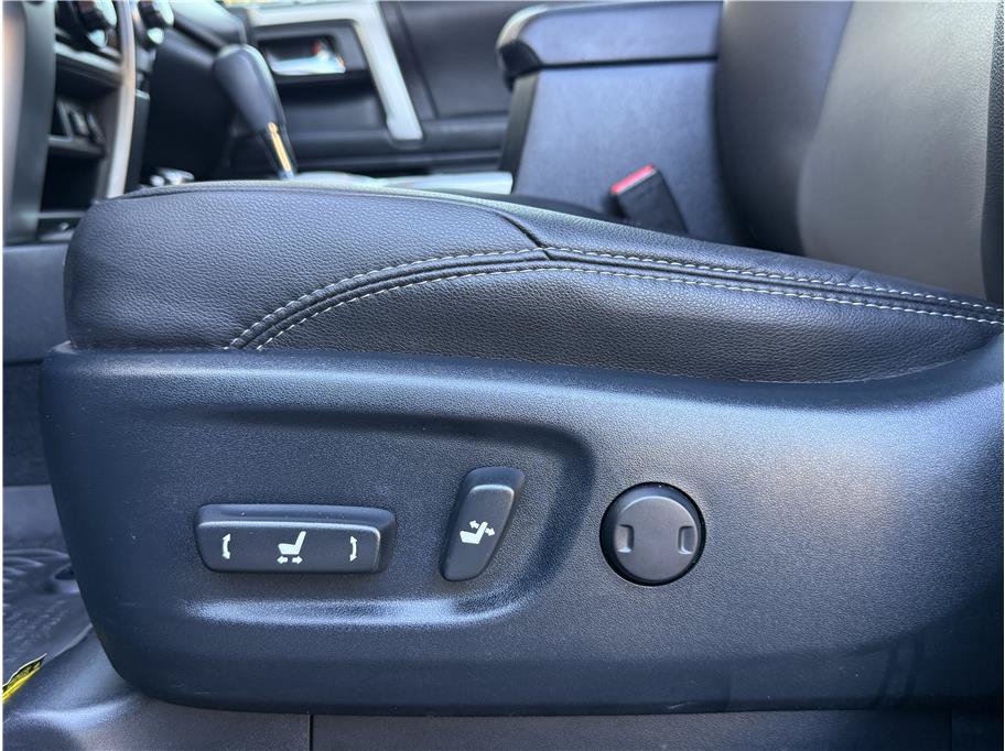 Used 2023 Toyota 4Runner SR5 Premium w/ Moonroof Package AWD/4WD image 12