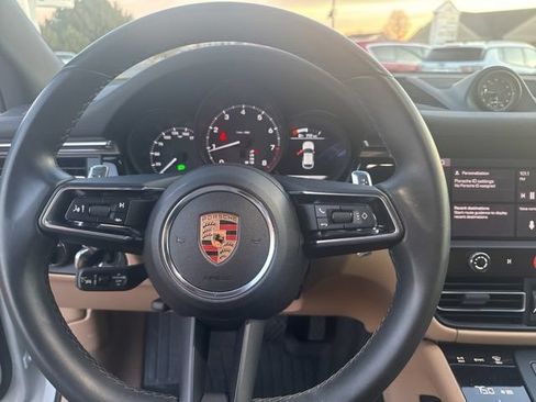 Used 2025 Porsche Macan AWD/4WD image 27
