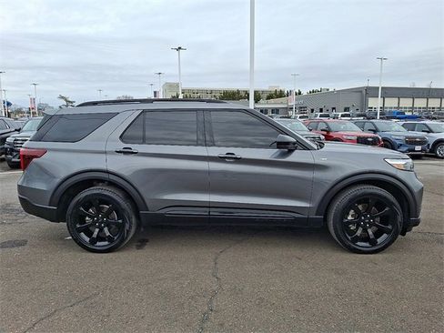 Certified 2024 Ford Explorer ST-Line w/ Class IV Trailer Tow Package image 7