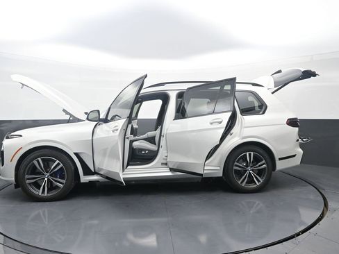 Used 2026 BMW X7 xDrive40i w/ M Sport Package image 42