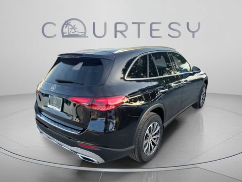 Certified 2026 Mercedes-Benz GLC 300 image 4