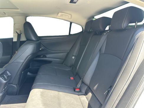 Used 2023 Lexus ES 300h w/ Premium Package FWD image 13