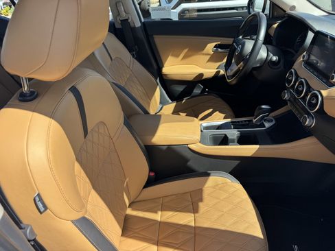 Used 2023 Nissan Sentra SV w/ SV Premium Package image 8