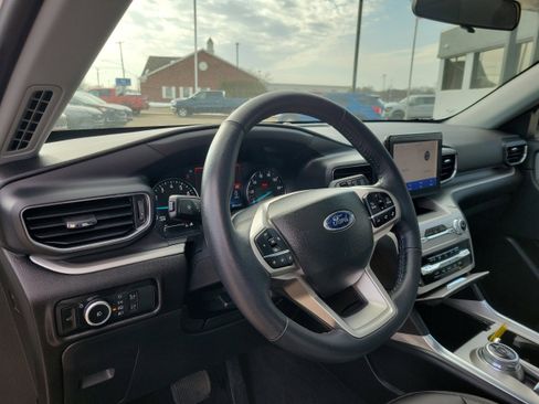 Used 2023 Ford Explorer XLT w/ Equipment Group 202A image 23