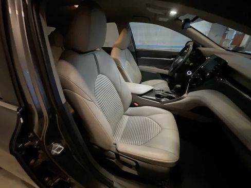 Certified 2022 Toyota Camry SE image 24