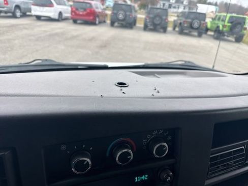 Used 2018 Chevrolet Express 3500 Work Van w/ Driver Convenience Package image 25