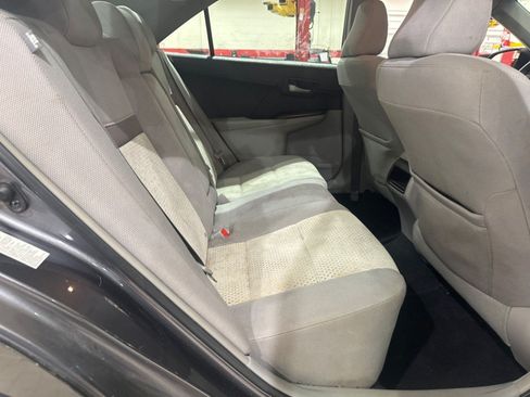 Used 2014 Toyota Camry LE FWD image 32