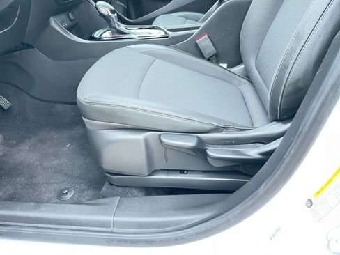 Used 2025 Buick Encore GX Preferred image 23