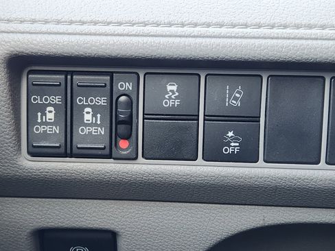 Used 2018 Honda Odyssey EX image 21