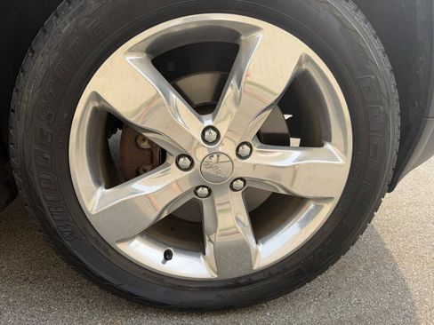 Used 2011 Jeep Grand Cherokee Overland AWD/4WD image 10