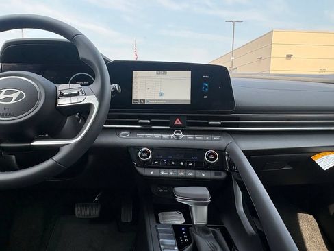 New 2026 Hyundai Elantra Limited FWD image 13