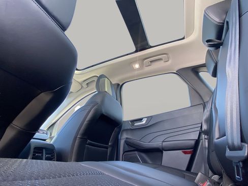 New 2026 Ford Escape SE image 15