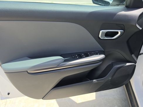 New 2026 Kia K4 FWD image 17