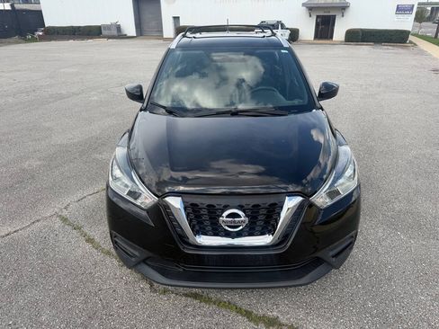 Used 2018 Nissan Kicks SV FWD image 12