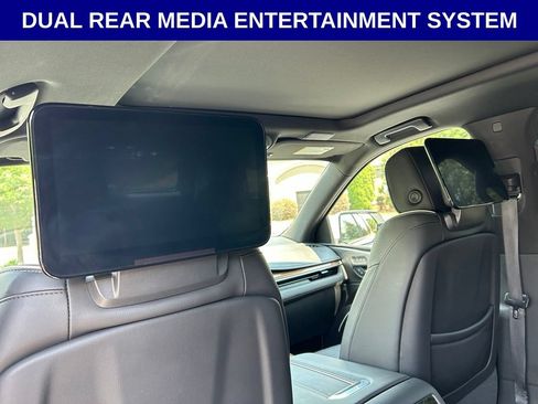 Used 2021 Cadillac Escalade Premium Luxury AWD/4WD image 3