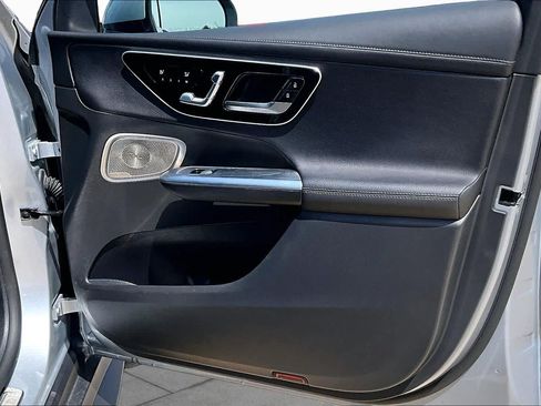 Used 2023 Mercedes-Benz GLC 300 image 23