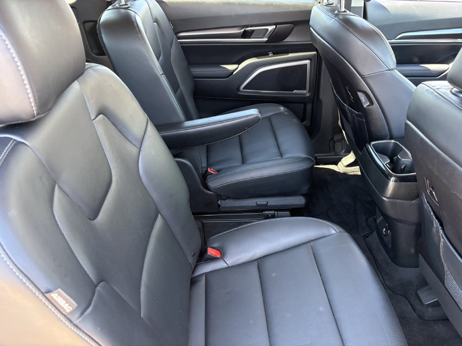 Used 2025 Kia Telluride S FWD image 16
