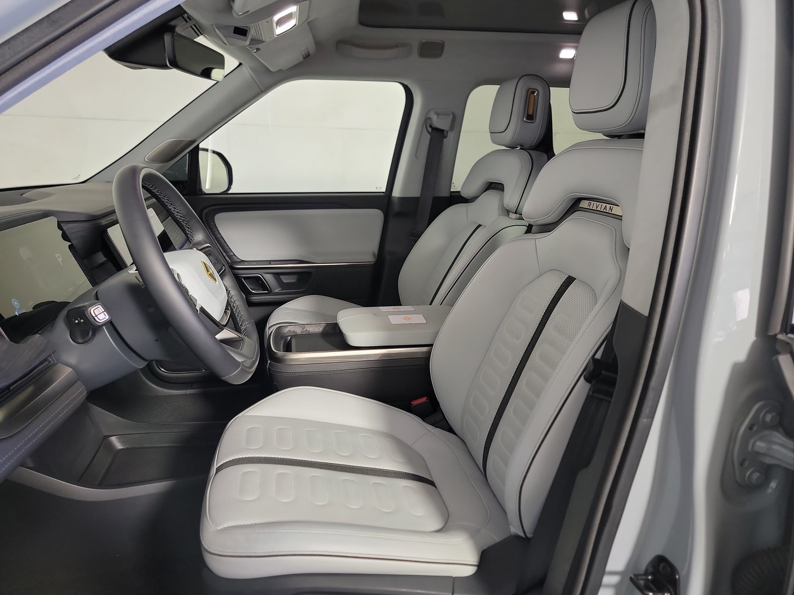 Used 2023 Rivian R1S Adventure Quad AWD/4WD image 20