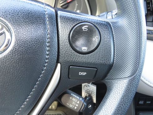 Used 2015 Toyota RAV4 XLE AWD/4WD image 22