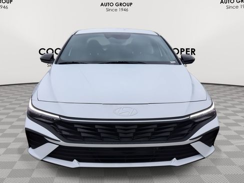 New 2025 Hyundai Elantra SEL FWD image 2