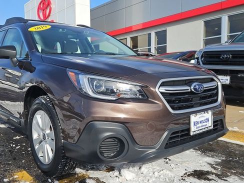Used 2019 Subaru Outback 2.5i image 4