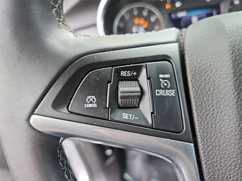 Used 2022 Buick Encore Preferred image 24