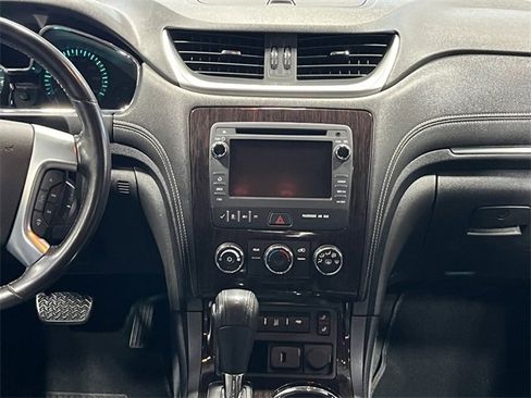 Used 2016 Chevrolet Traverse LT w/ Style and Technology Package image 18