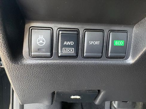 Used 2019 Nissan Rogue SV w/ Premium Package image 14