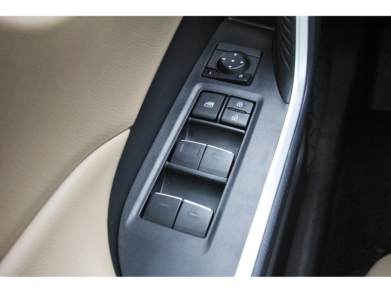 Used 2024 Toyota RAV4 XLE Premium FWD image 22