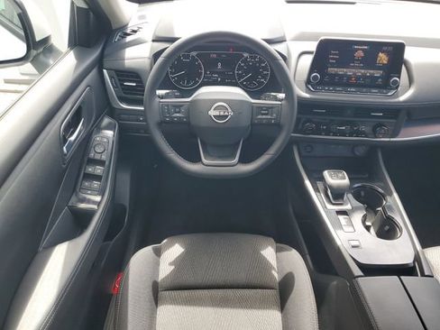 Certified 2026 Nissan Rogue SV FWD image 27