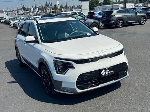 Certified 2023 Kia Niro Wave FWD image 3