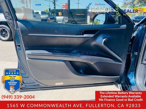 Used 2019 Toyota Camry SE w/ Carpet Mat Package FWD image 25