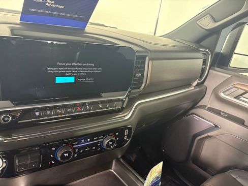 Used 2024 Chevrolet Silverado 2500 High Country w/ High Country Premium Package image 18