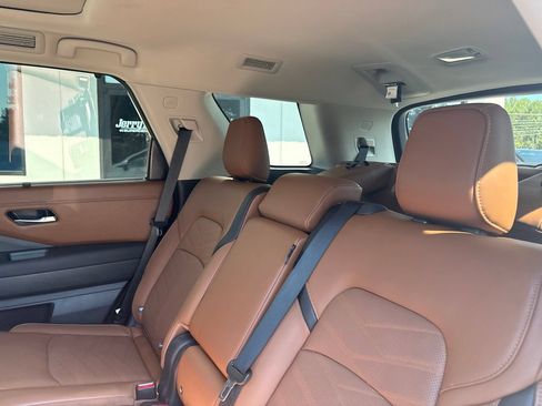 Used 2025 Nissan Pathfinder Platinum w/ Cargo Package FWD image 6