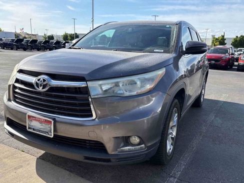 Used 2014 Toyota Highlander Limited FWD image 3