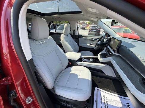 New 2026 Ford Explorer Platinum w/ LUX Leather Package AWD/4WD image 32