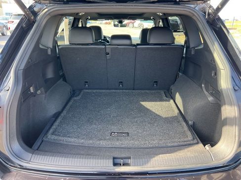 Used 2022 Volkswagen Tiguan SE R-Line image 13