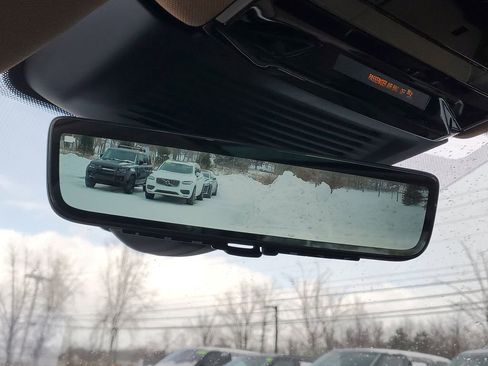 Used 2023 Land Rover Range Rover SE image 17